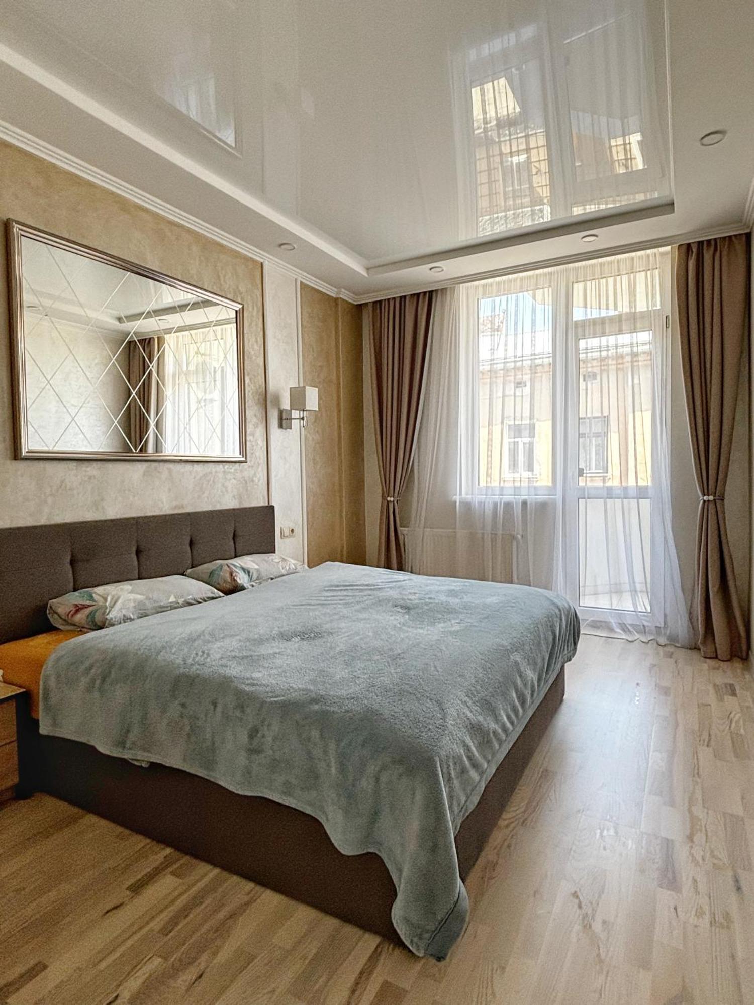 Apartment In Khmelnytsky Street Leopoli Esterno foto