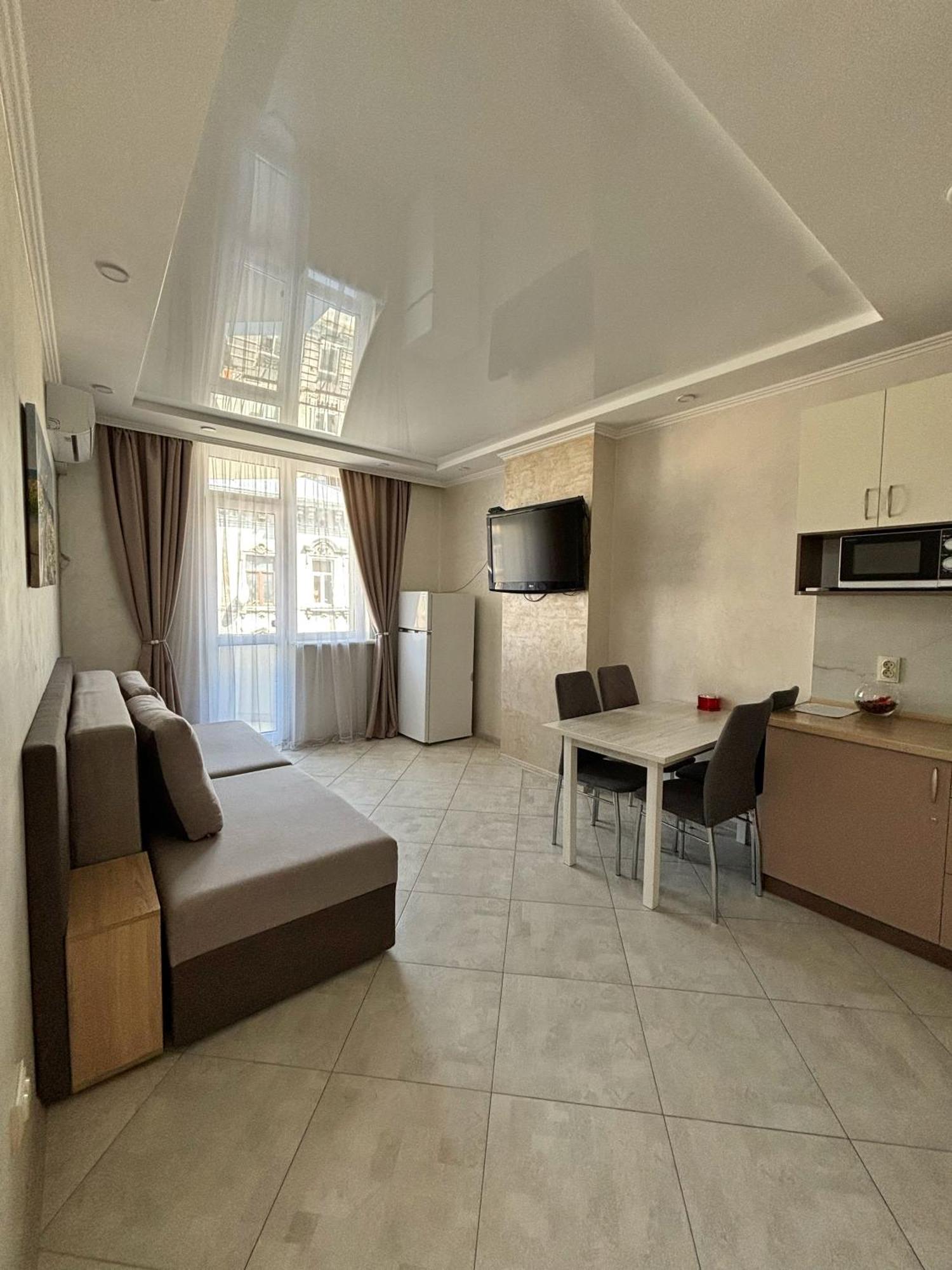 Apartment In Khmelnytsky Street Leopoli Esterno foto
